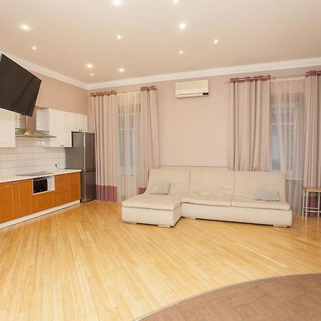 Apartment On Sumskaya No Smoking Kharkiv Exterior photo