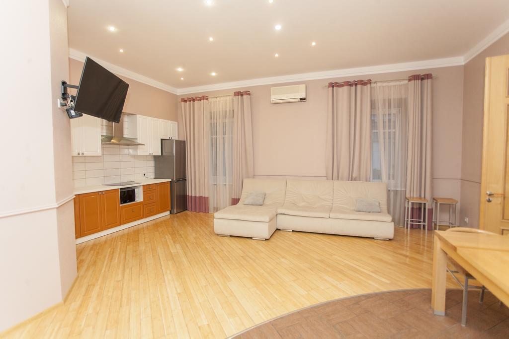 Apartment On Sumskaya No Smoking Kharkiv Exterior photo
