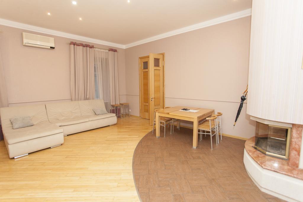Apartment On Sumskaya No Smoking Kharkiv Exterior photo