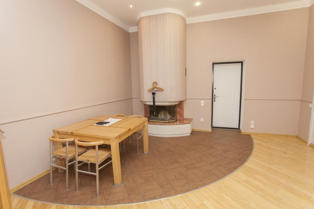 Apartment On Sumskaya No Smoking Kharkiv Exterior photo