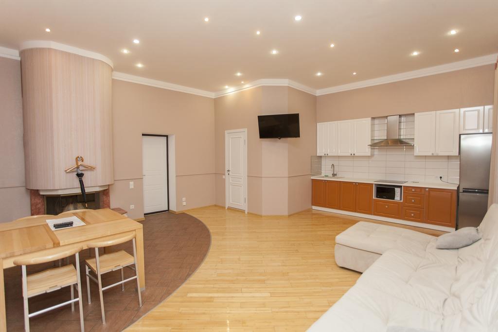 Apartment On Sumskaya No Smoking Kharkiv Exterior photo